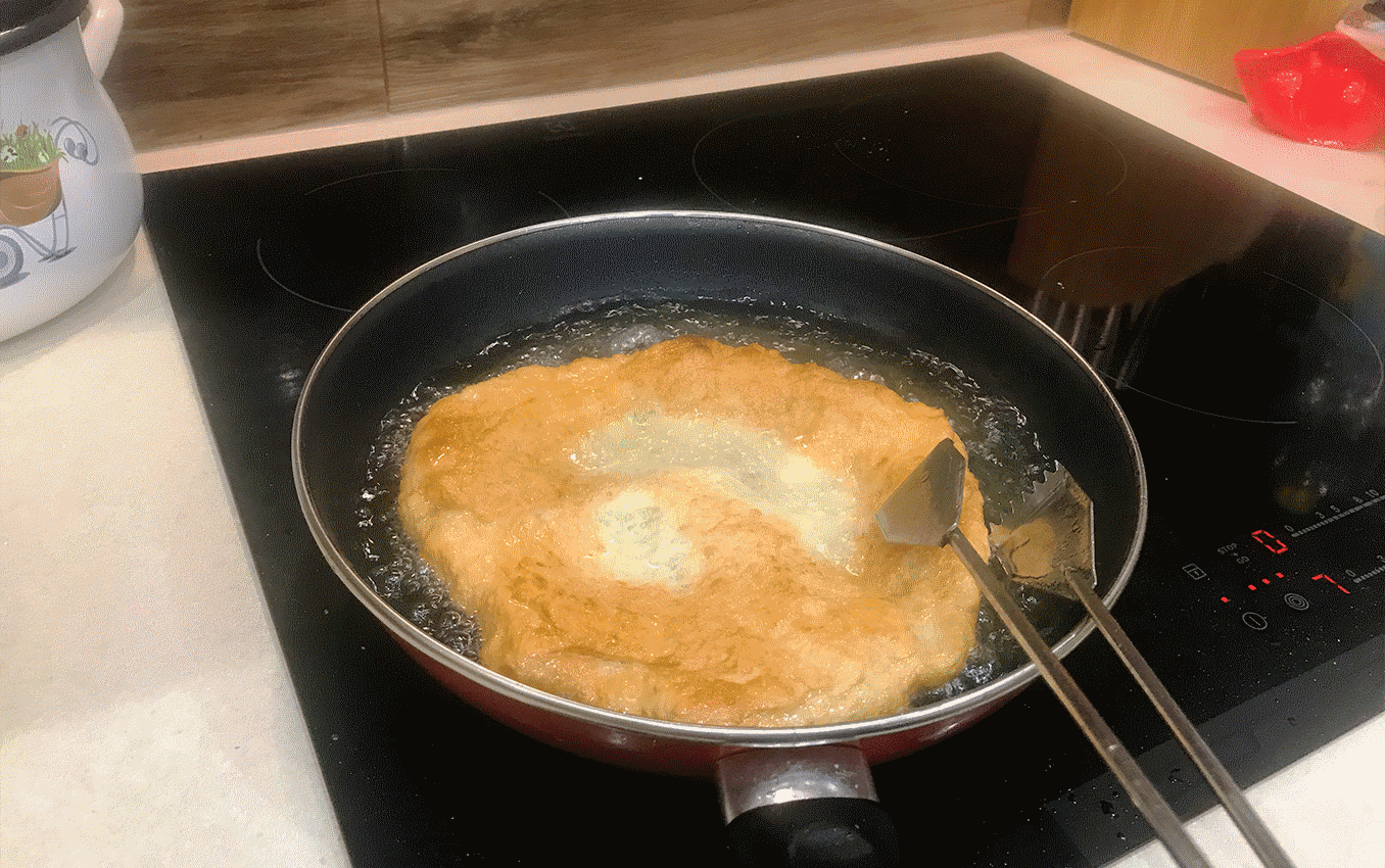 Puha lángos tészta recept: így készíts puha lángos tésztát egyszerűen