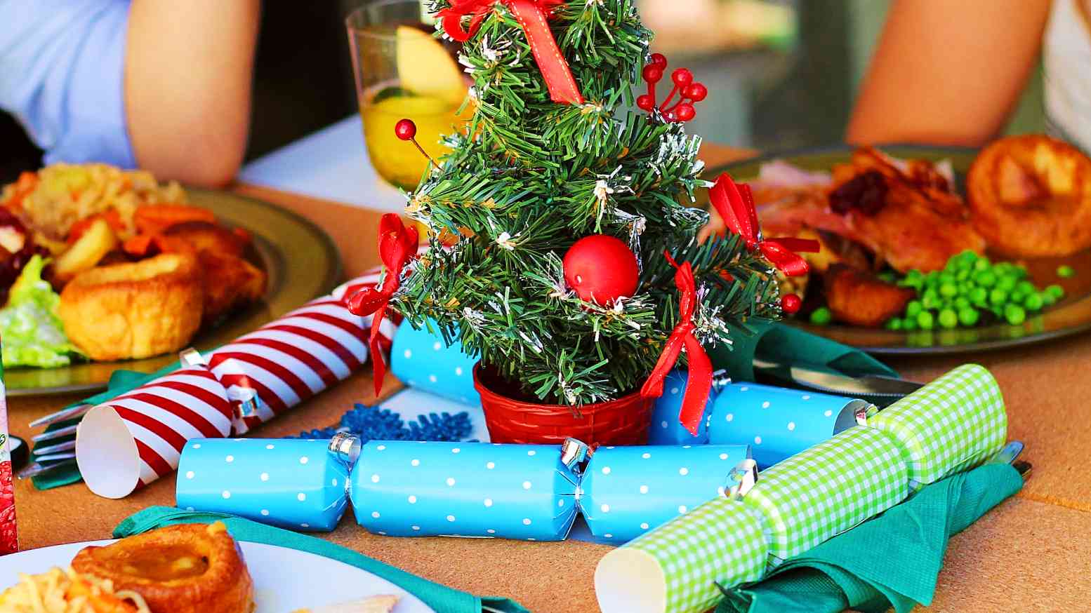 A 'Mit főzzek karácsonyra' cikk nyitóképe: Karácsonyi asztalon karácsonyi ételek